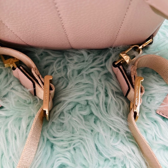 MICHAEL KORS
RARE Slater MINI Pebbled Leather Convertible Backpack - Picture 5 of 11